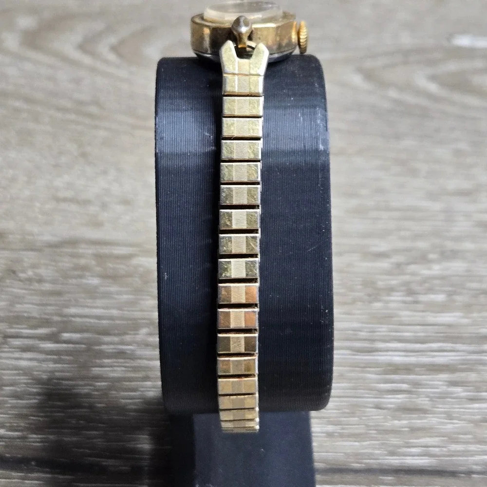Vintage Timex Vintage Mechanical Womens Watch Gold Tone Expansion Band For Parts
